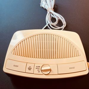 General Electric Vintage Digital Alarm Clock - AM/FM Radio Model 7-4615wha 6.F1